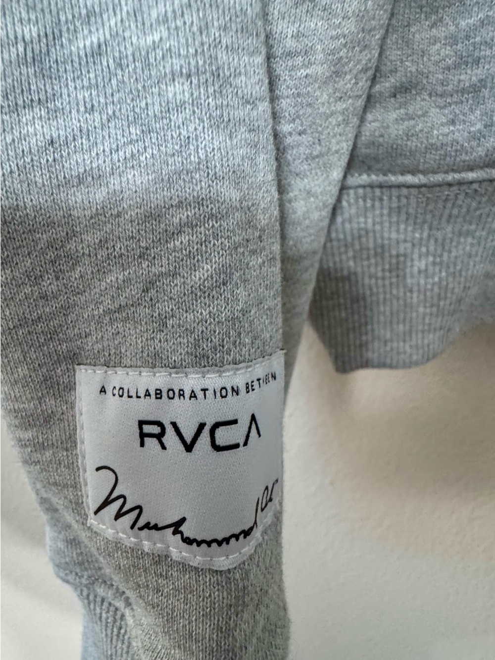 NWT RVCA x Muhammad Ali Hoodie Men’s M Gray Gold Boxing Graphic - Picture 7 of 7